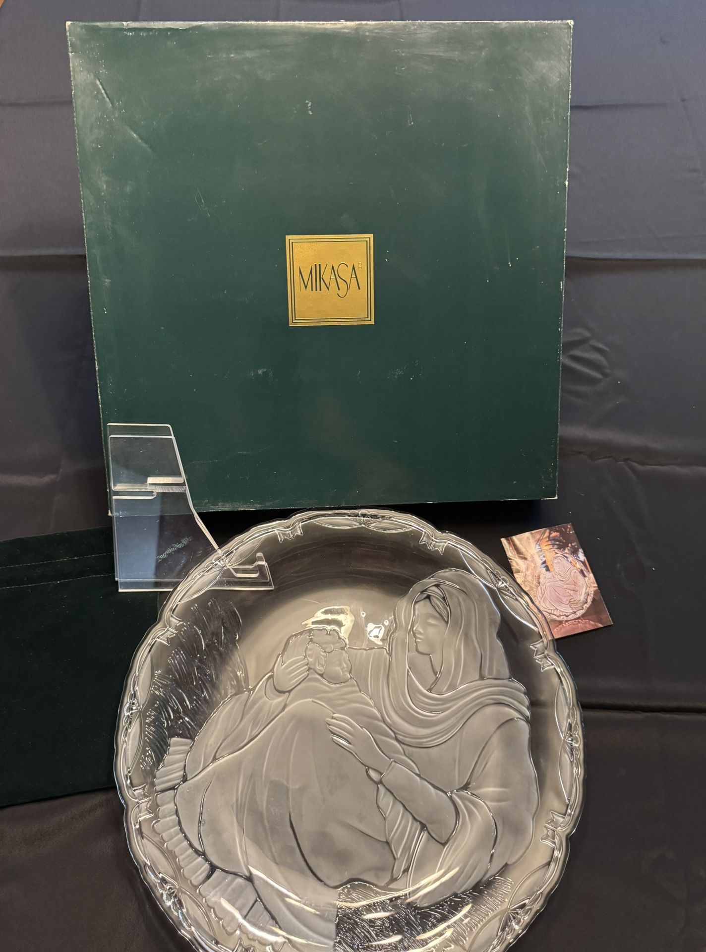 Mikasa Crystal Madonna And Chid Display Platter