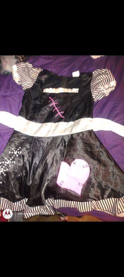 Halloween costume large 5$