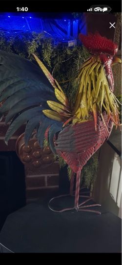 Large Metal Rooster Sculpture Decor