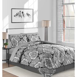 Brand New 8pcs Reversible Comforter Set Queen Size