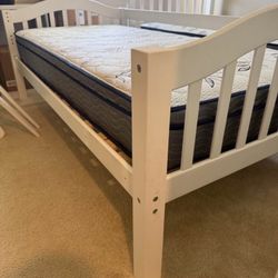 Twin Size White Bed And Mattress Good Conditions 