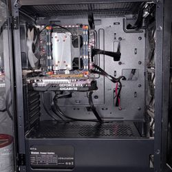 Gaming Pc With Rgb Light 