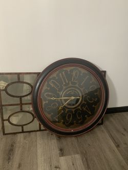 Round Clock