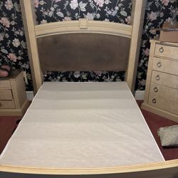 Ashley Ashton Castle queen bed set