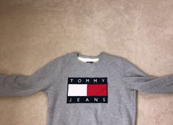 Tommy Jean crewneck sweater size Large