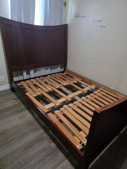 Free queen size bed frame