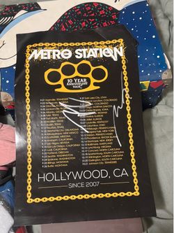Metro station last concert - Trace Cyrus and Mason Musso autograph