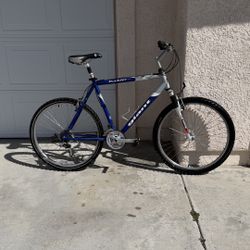 GIANT Boulder 21-Speed Mountain Bike with 26” Wheels - Ideal for Tall Riders