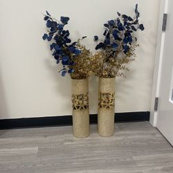 2 Gold Vases 