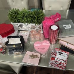 Valentines Floral Accessories 