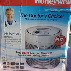 $150 HONEYWELL HEPA AIR PURIFIER 