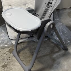 Chicco Polly 2 Star highchair