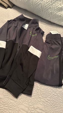 Nike Sports Suit