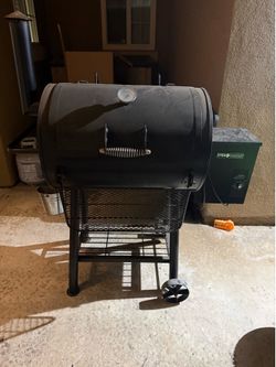 *Deal* Even Embers 28” Smoker