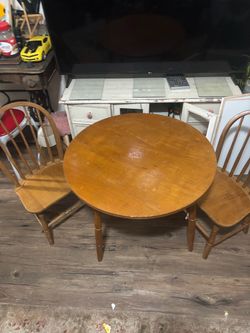 Round Wood Dining Table with 2 Chairs