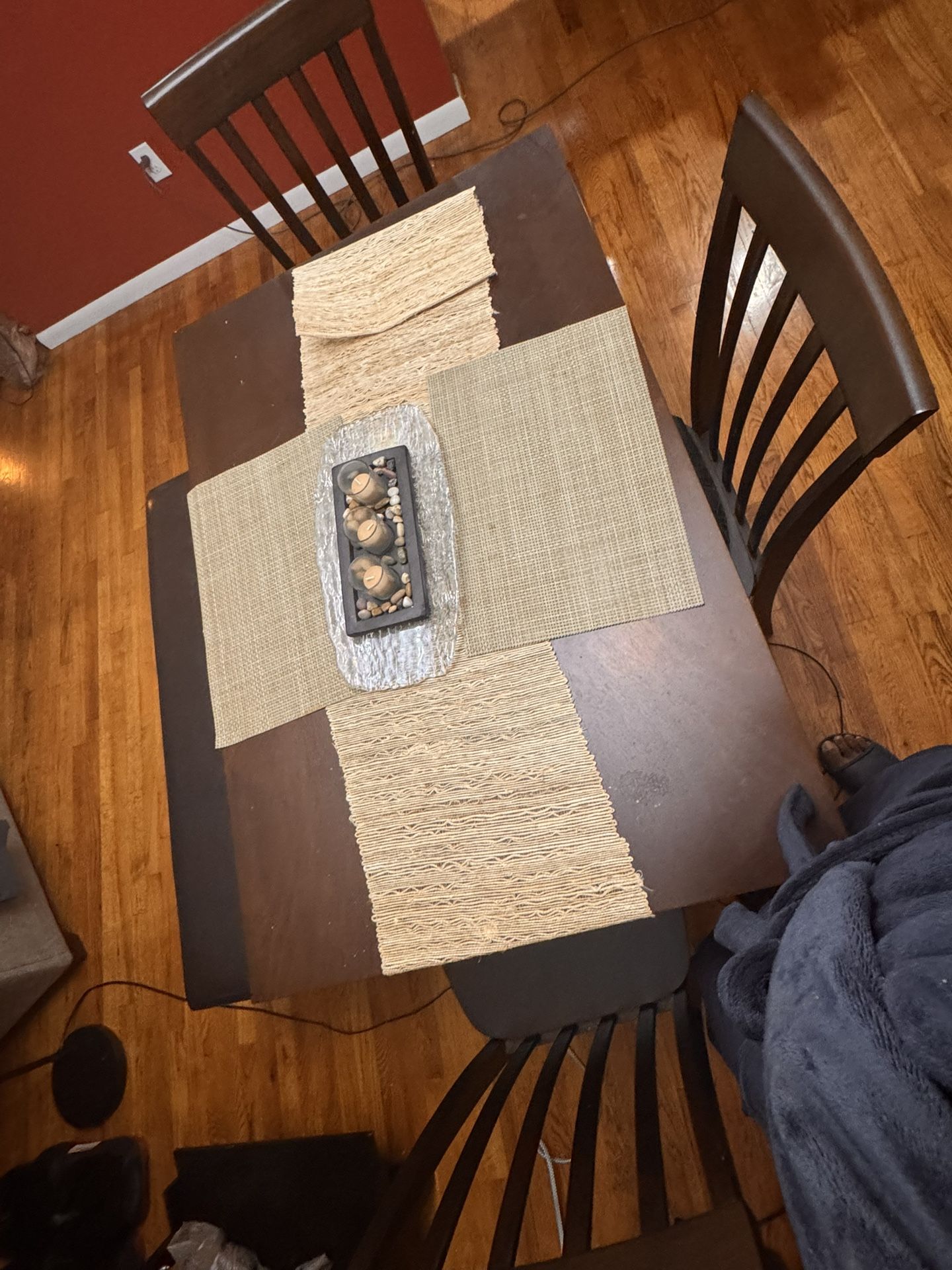 Dining Table ; 3 Chairs 