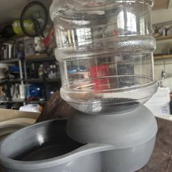 Food/ Water Dispenser For Dogs