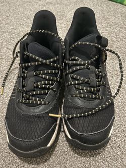 Men’s size 7 tennis shoes