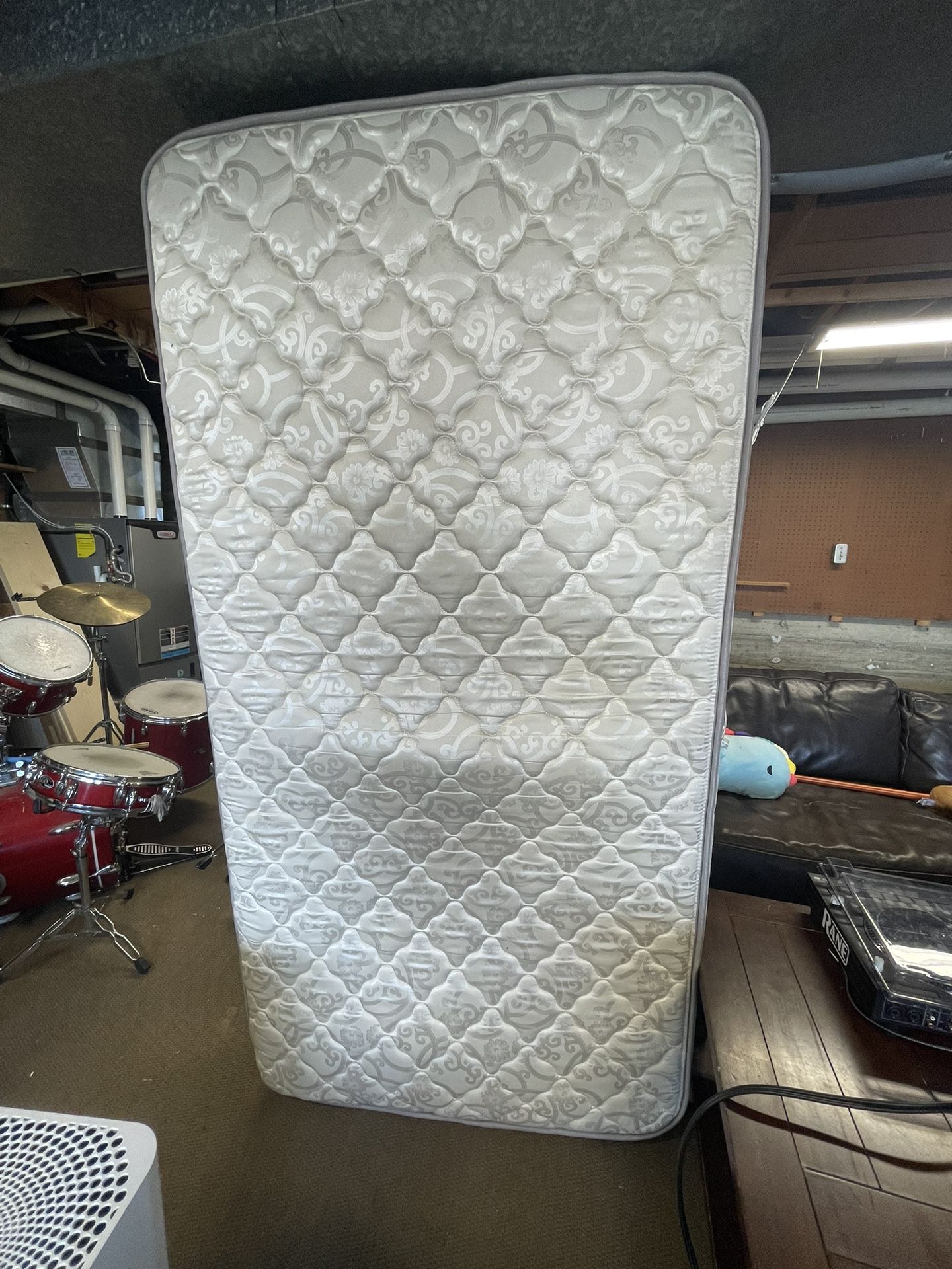 Twin Bed Free