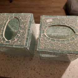 Glass Tissue Holder