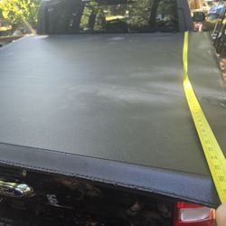 Trifold soft tonneau