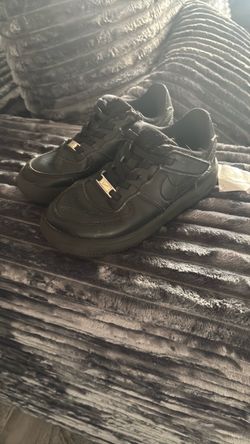 Boys size 12 Nike 5$ used