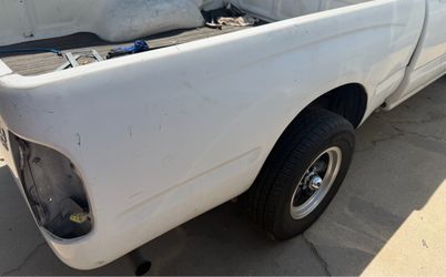 95-05 Tacoma bed passenger side.