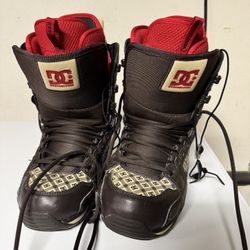 DC Snowboarding Boots — Size Women 8