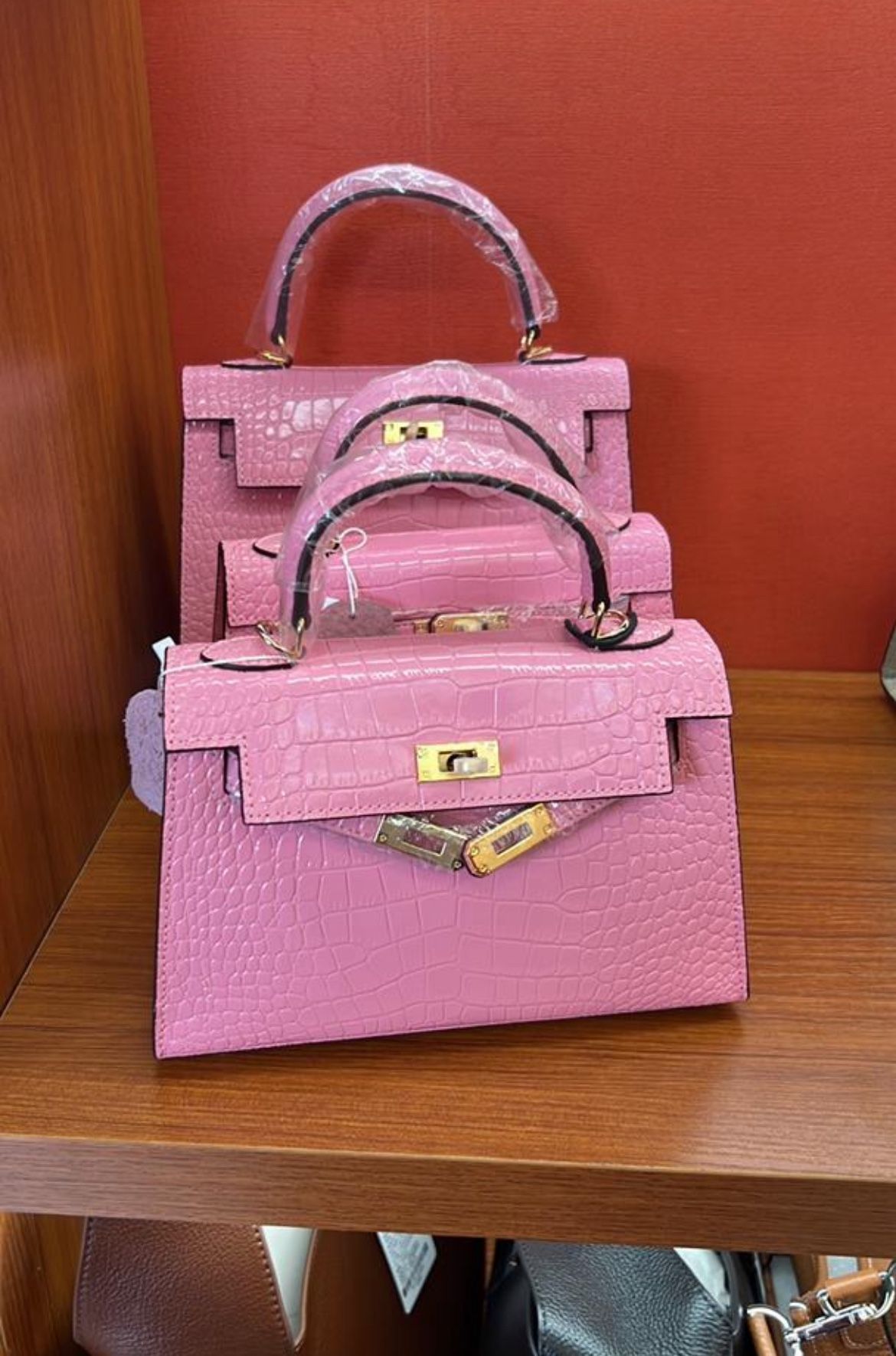 💗 Pink Croc-Embossed Structured Handbag with Scarf & Charm $200 OBO)