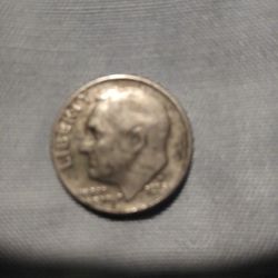 Roosevelt Dime Coin 1973. Off Center/No M I N T Mark