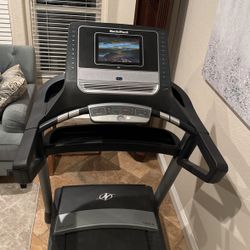 NordicTrack Treadmill Flex select  T8.5