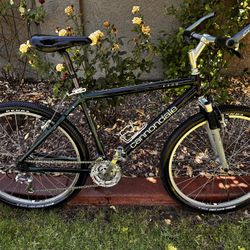 Cannondale F400 21-Speed Mountain Bike with 26” Wheels, ROCK SHOX Fork, SHIMANO Components, plus FULL Tune-up, like NEW!