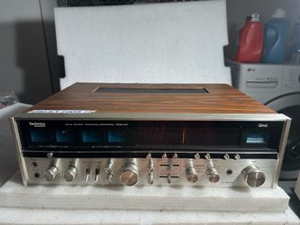 Technics SA-8000X Solid State 2/4-Channel CD-4 QuadraPhonic Receiver. FOR REPAIR