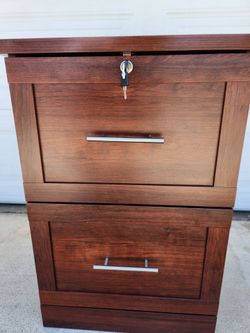 File Cabinet with keys.