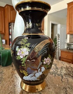 Vintage Japanese porcelain vase