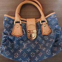 Louis Vuitton purse