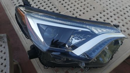 2016-2018 Toyota RAV4 headlight OEM