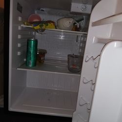 Magic Chief Mini Fridge 