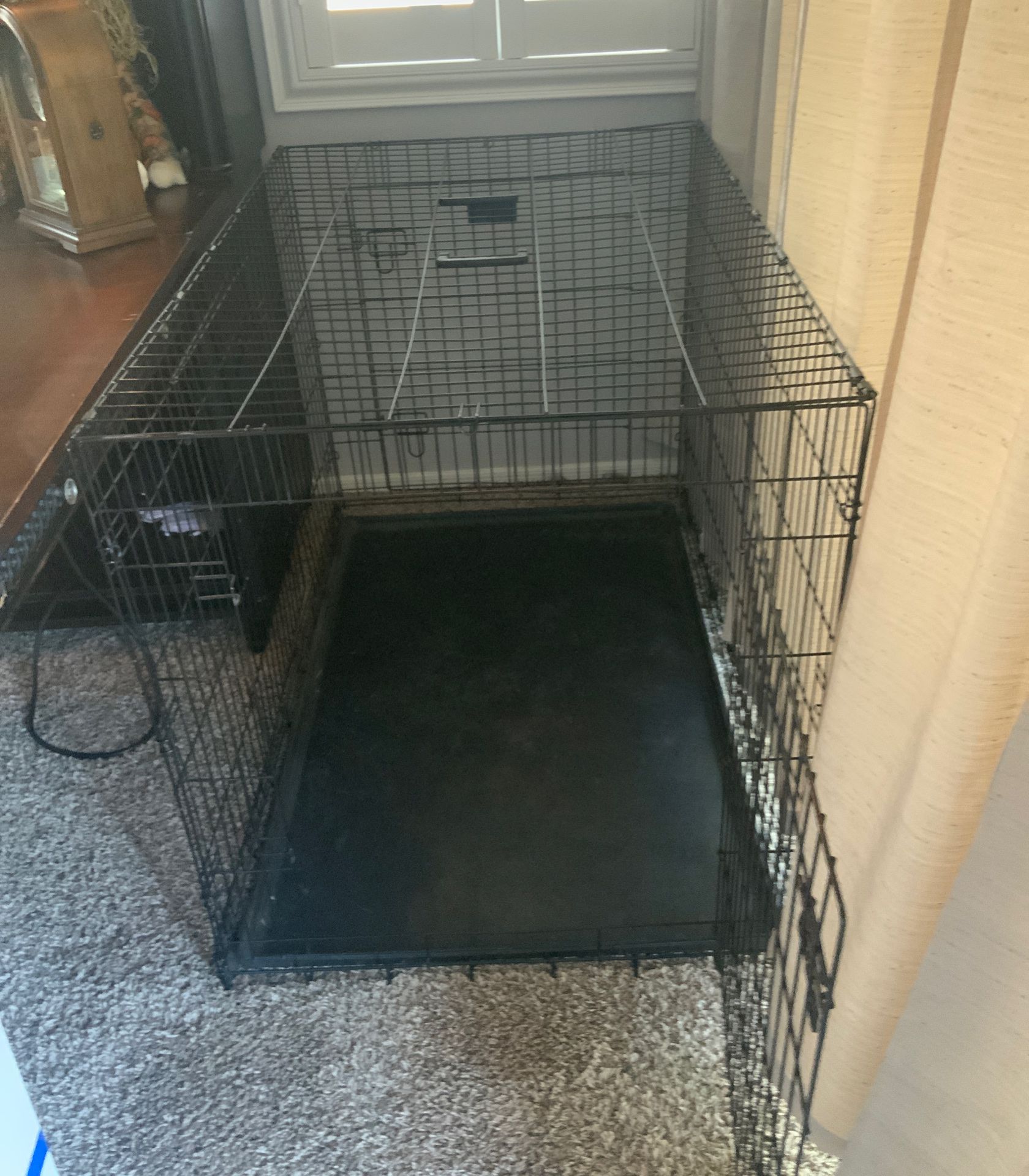 XL Dog crate like new $75