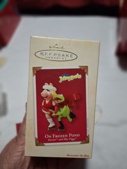 Hallmark Keepsake Ornament Kermit and Miss Piggy