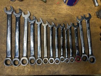 Gearwrench ratcheting wrench set metric and SAE