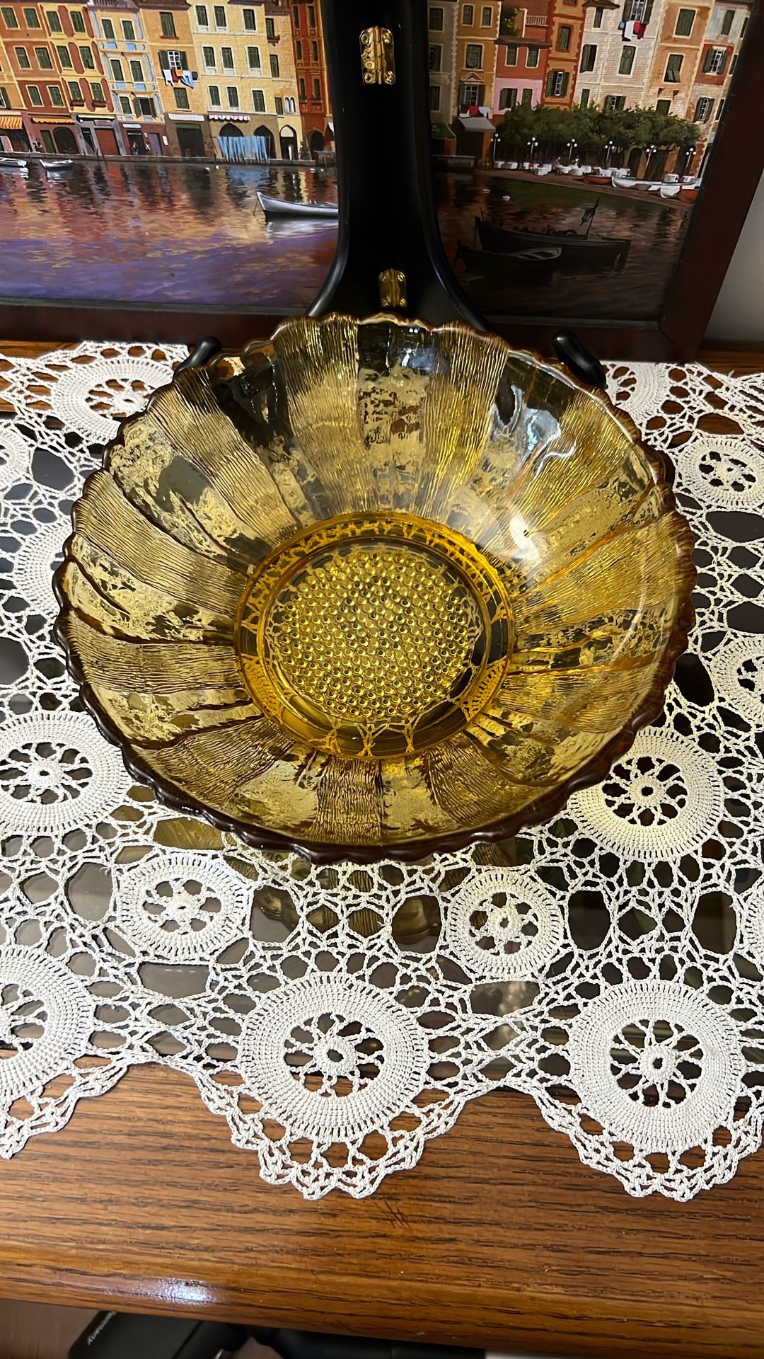 Vintage Anchor Hocking Country Garden Honey Gold Glass Bowl 10”Wx3”H