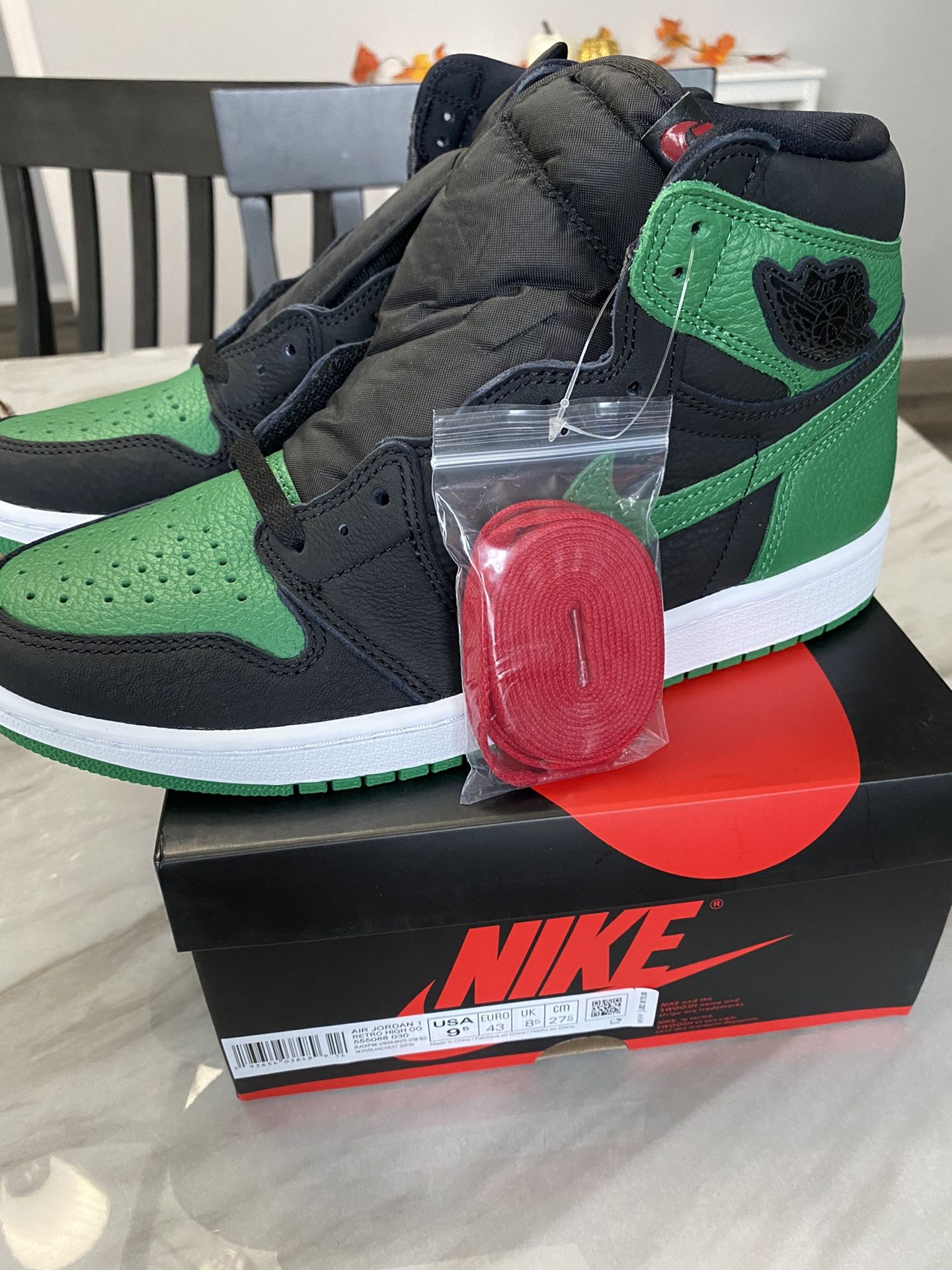 Jordan 1 Retro High “ Pine Green Black “ size 9.5 men