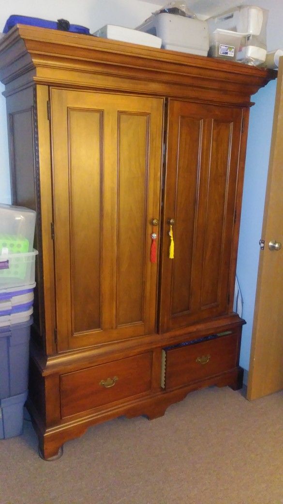 Armoire Wardrobe