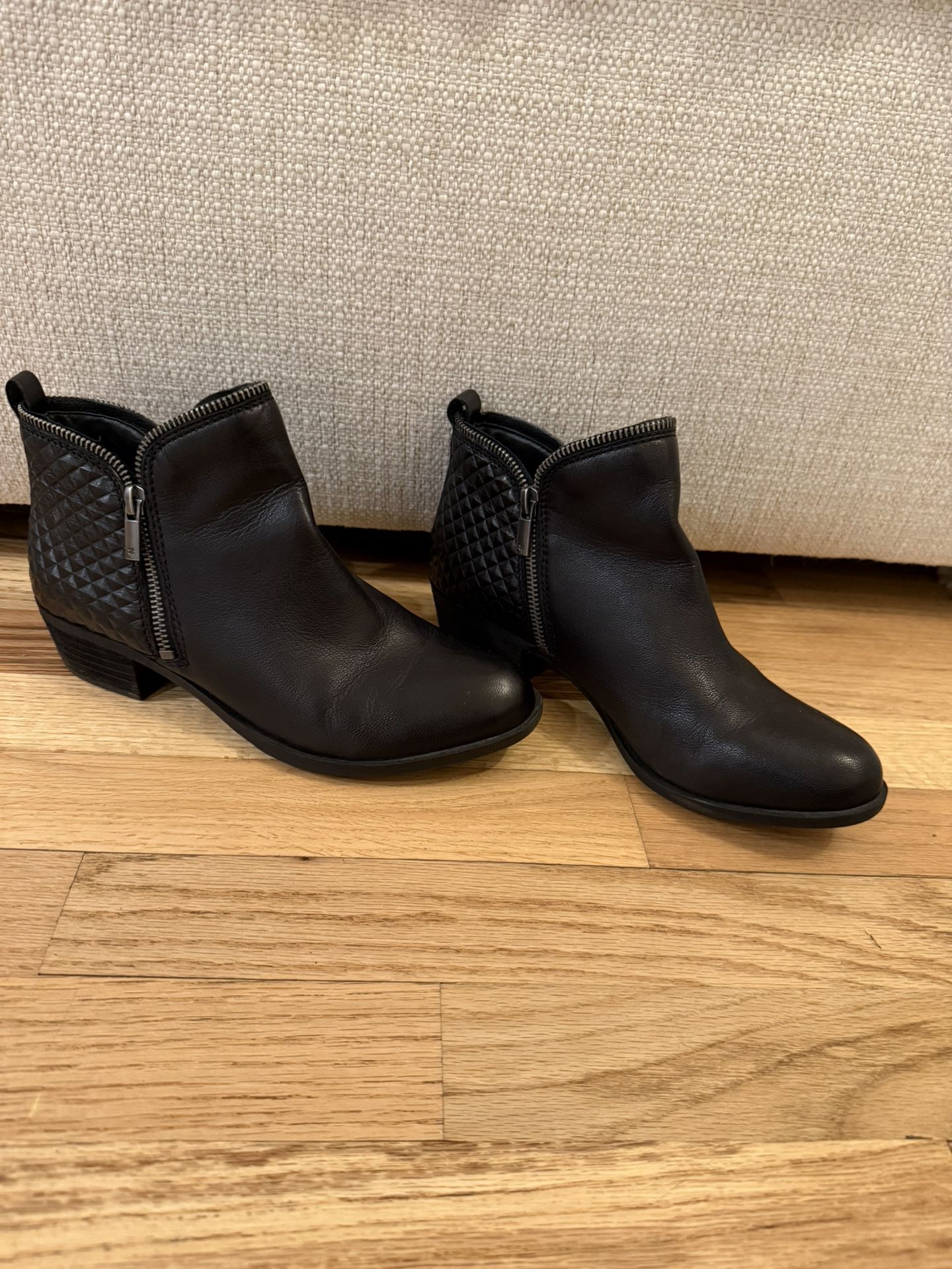 Lucky Brand Women’s Black Leather Booties With Zipper Detail Size 7.5