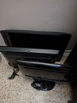 3x TVs FOR $30 SANYO 32", SAMSUNG AND DYNEX 26"