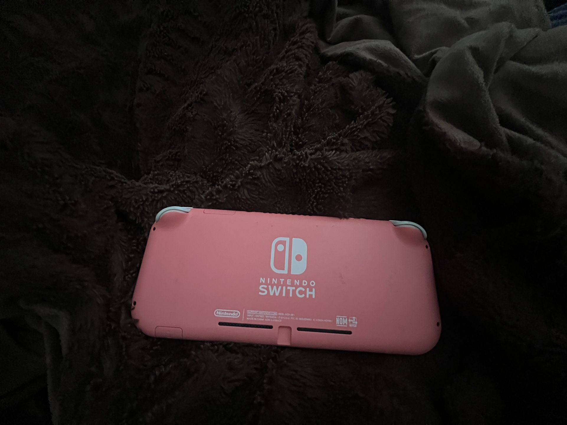 nintendo switch lite - coral