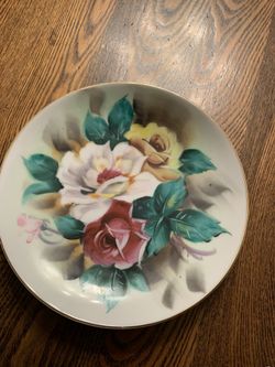 Small hand painted plate Lefton China pat off 60409