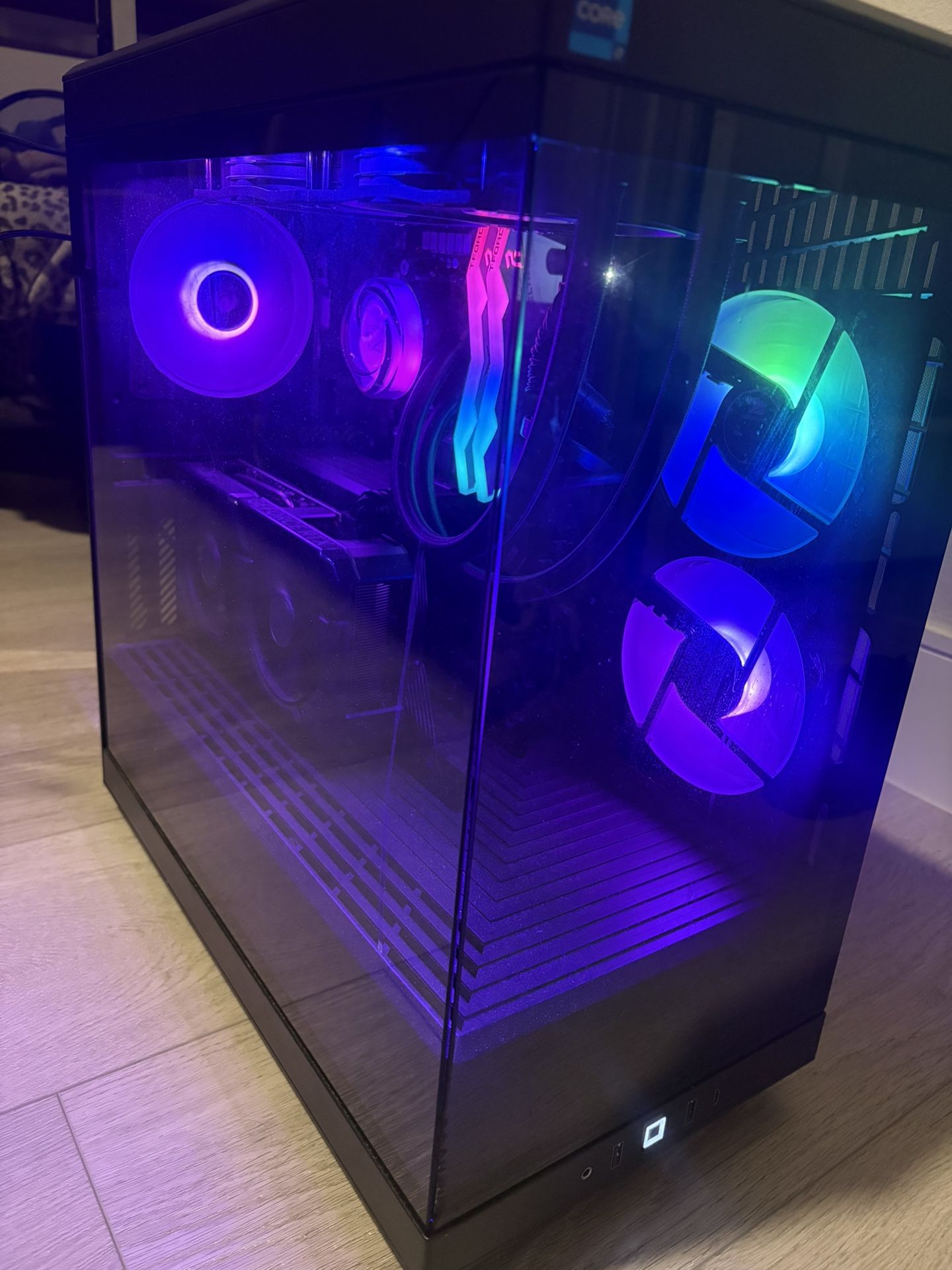 Gaming Desktop PC - Intel Core i714700KF - NVIDIA GeForce RTX 4070 12 GB - 32GB DDR5 RAM - 2 TB SSD -