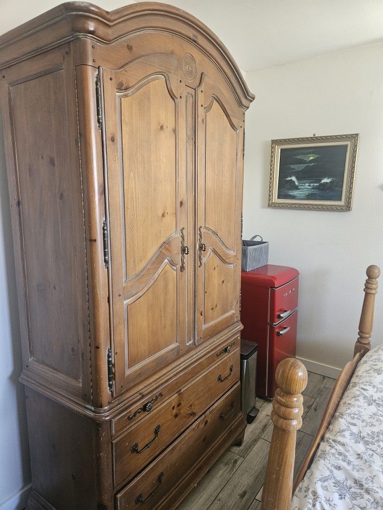 ARMOIRE